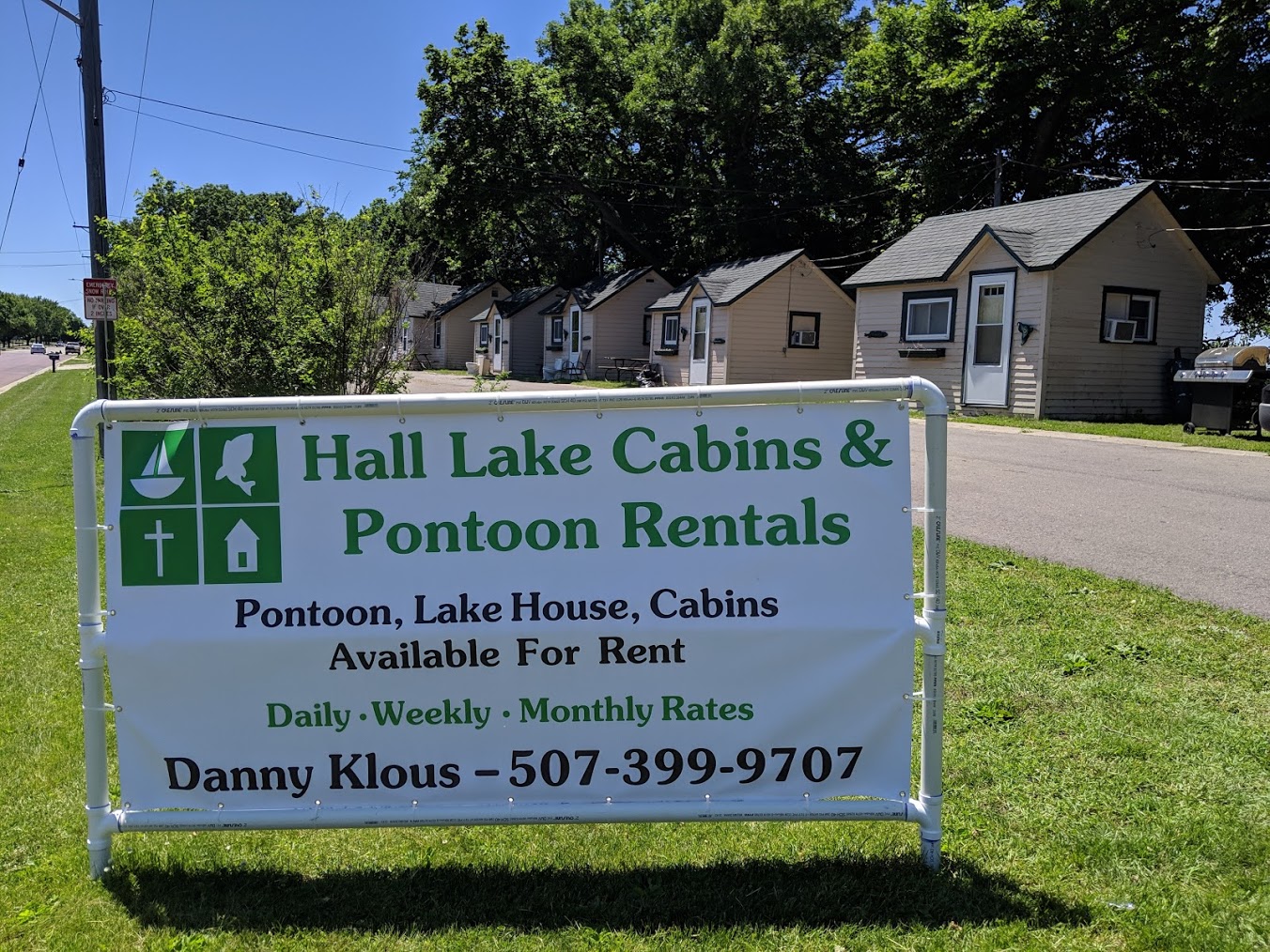 Hall Lake Cabins & Pontoon Rentals
