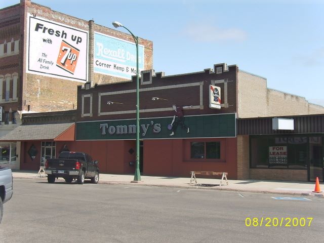 Tommy's Lanes & Lounge   Pro Shop