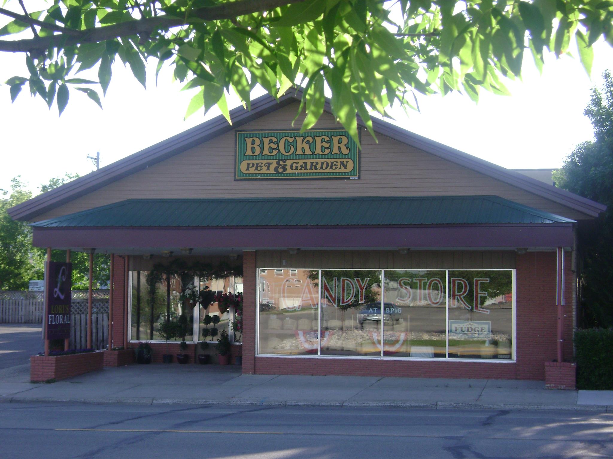 Becker Pet & Garden